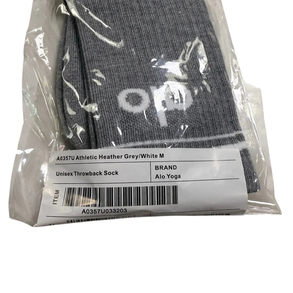 Alo Yoga Unisex Throwback Socks Athletic Crew Socks NWT‎